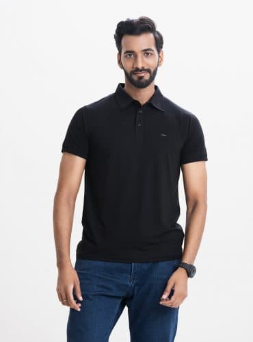 Men's polo shirt in cotton single jersey fabric. Classic collar, short sleeves and a straight-cut hem.