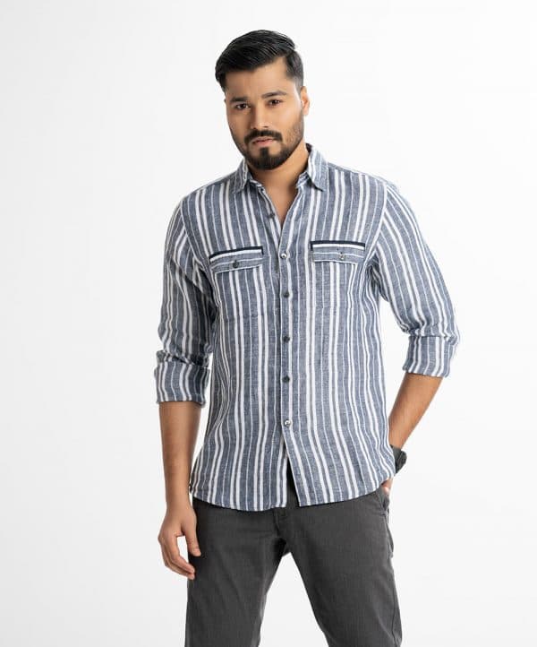 Men's long sleeve stripe casual shirt in printed cotton fabric. Classic collar, button fastening at the front and adjustable metal buttons at cuffs.