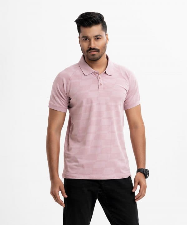 Men's solid color short-sleeved polo in cotton knit fabric. Classic collar and straight-cut hem.