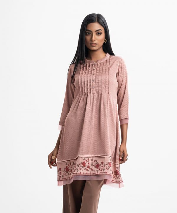 Band collar tunic in satin georgette fabric. Stone button and pintuck details at the front. Organza patch on the hemline and cuffs.